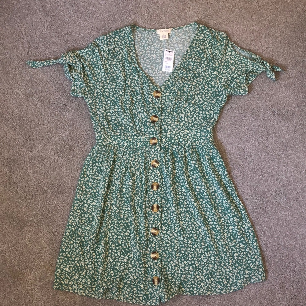 Floral button dress🌿